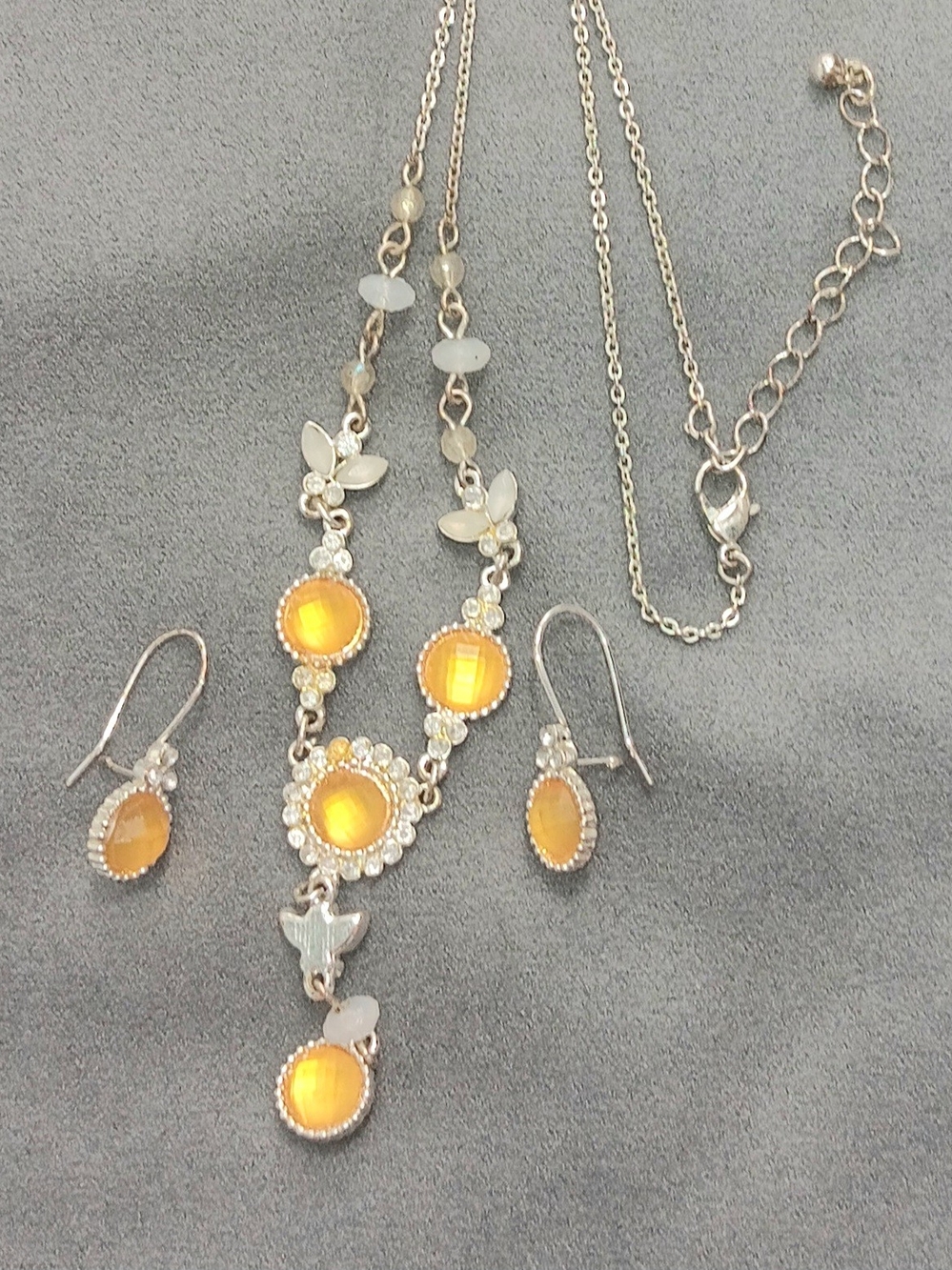 Vintage Look Yellow Glass Stone Floral Pendant Necklace & Earring Set